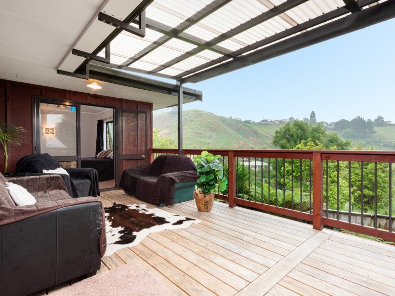 11 D'Urville Way, Welcome Bay, Tauranga - Carousel 1