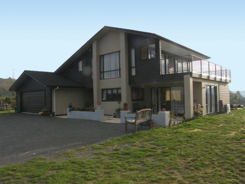 41 Loch Views Road, Taupo - Carousel 1