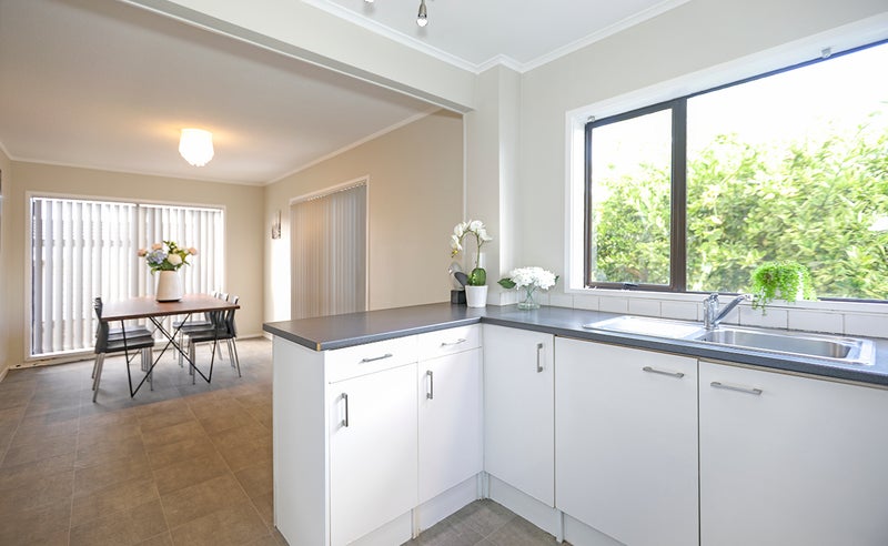 1/84 Trevor Hosken Drive, Wiri, Auckland - Carousel 1