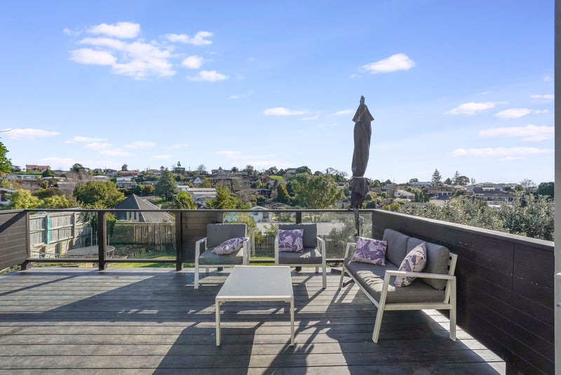 8 Vincent Place, Dinsdale, Hamilton - Carousel 2