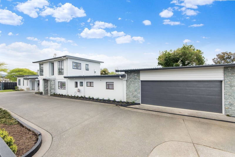 110 Simpson Road, Henderson Valley, Auckland - Carousel 1