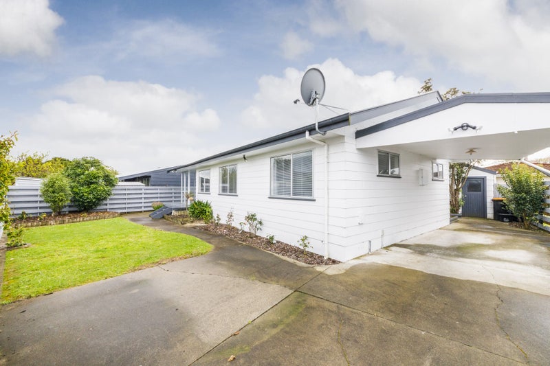 25B Rosedale Crescent, Cloverlea, Palmerston North - Carousel 1