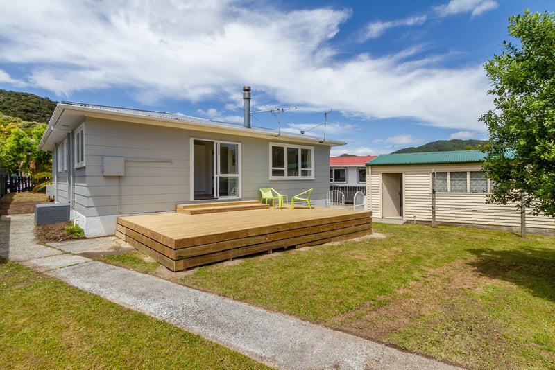 7 Manurewa Grove, Wainuiomata, Lower Hutt - Carousel 1