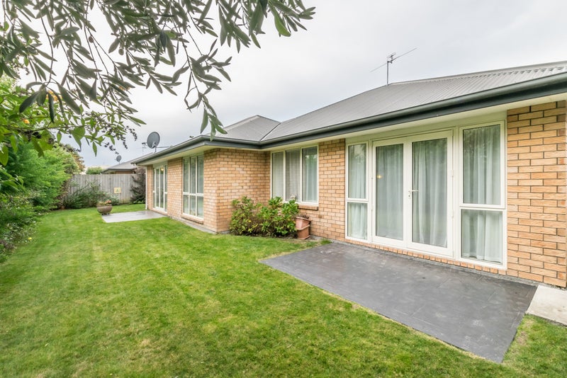 5A Hurricane Way, Wigram, Christchurch - Carousel 1