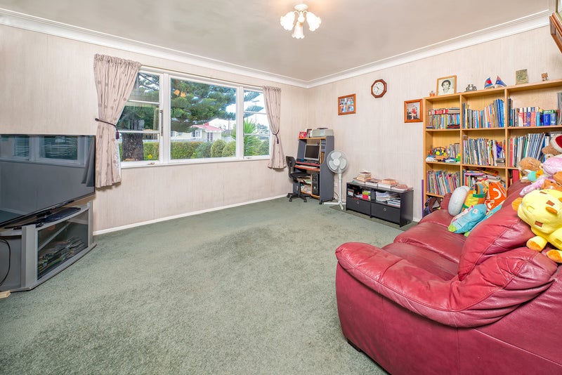 4 McDougall Street, Manurewa East, Auckland - Carousel 2