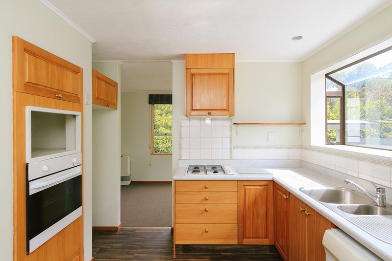 21 Viewmont Drive, Harbour View, Lower Hutt - Carousel 2