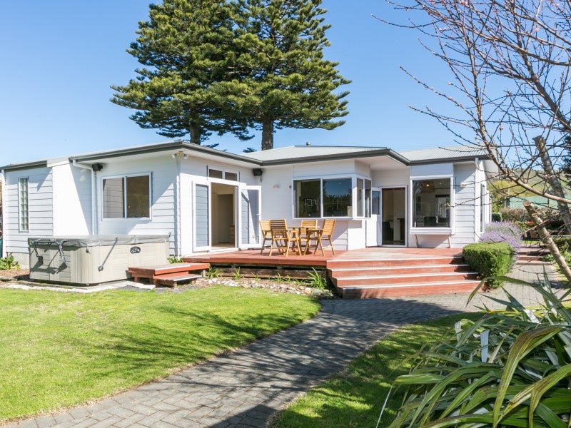 31 Airini Road, Havelock North - Carousel 2