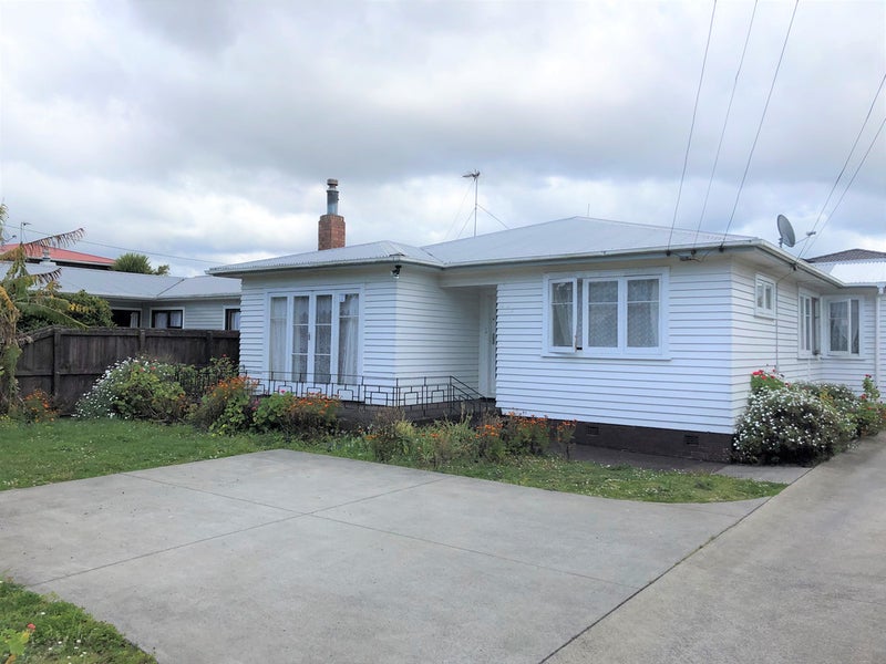 16 Rathgar Road, Henderson, Auckland - Carousel 1