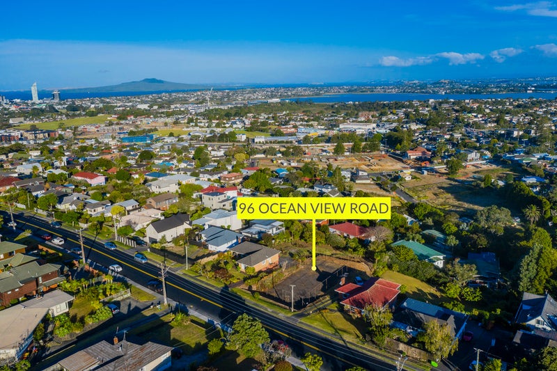 96 Ocean View Road, Northcote, Auckland - Carousel 2