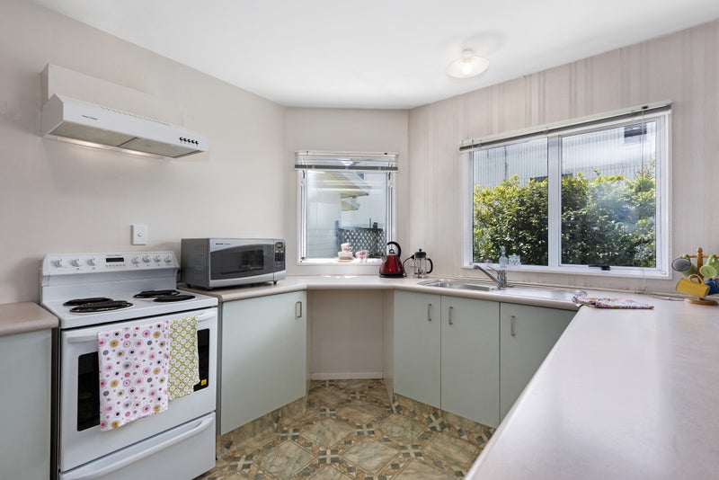 1/29 Lane Street, Wallaceville, Upper Hutt - Carousel 2