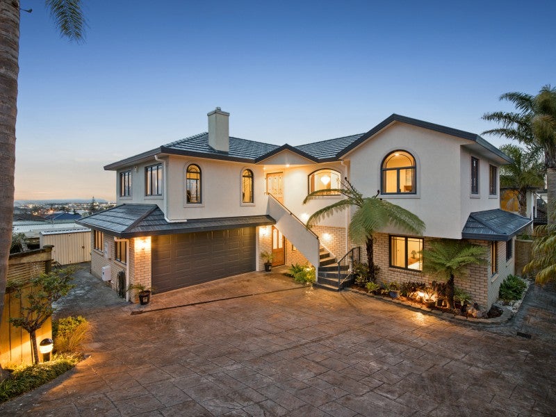 12 Sesame Grove, Goodwood Heights, Auckland - Carousel 2