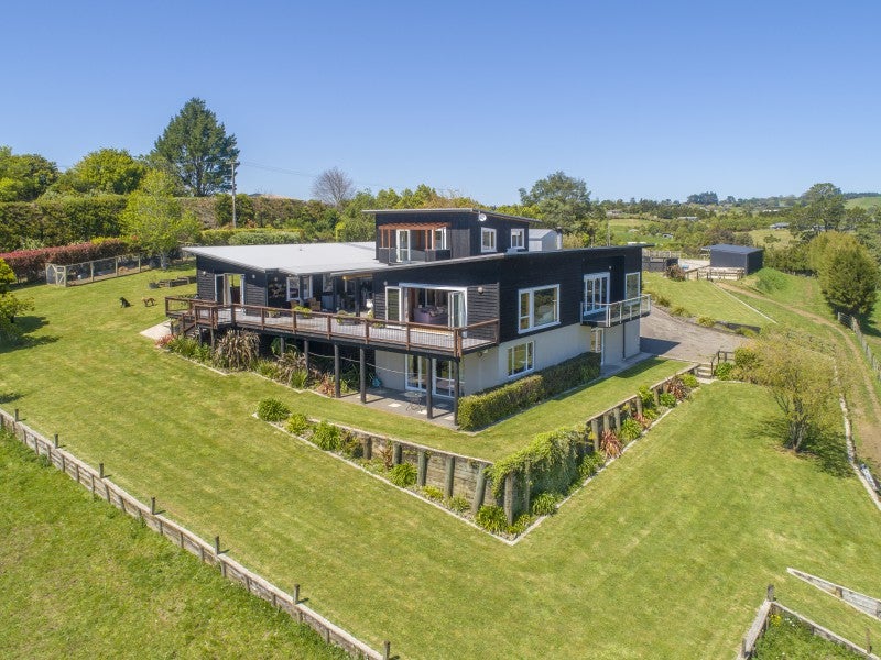 454 Wainui Road, WHAKAMARAMA, KATIKATI - Carousel 1