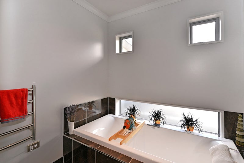 372 Princes Drive, Britannia Heights, Nelson - Carousel 26