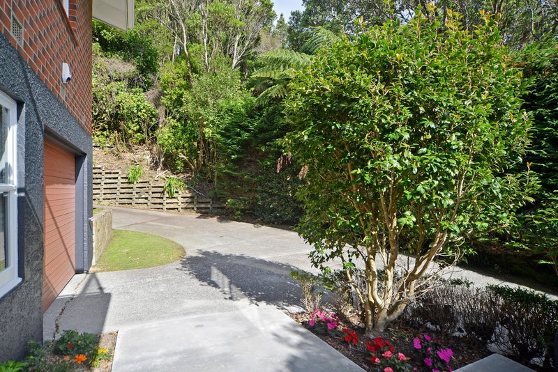 41 Albemarle Road, Northland, Wellington - Carousel 2