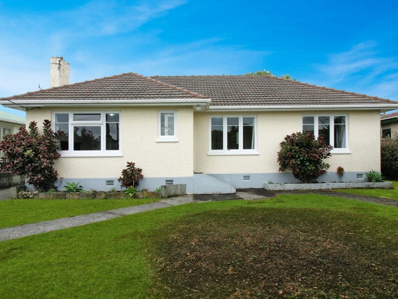 34 Tarahua Road, Vogeltown, New Plymouth - Carousel 1