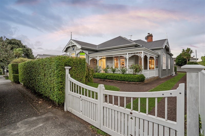 17 Grove Road, Sandringham, Auckland - Carousel 1