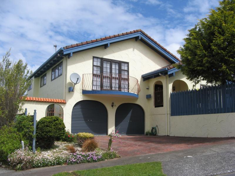 15 Panorama Grove, Harbour View, Lower Hutt - Carousel 1