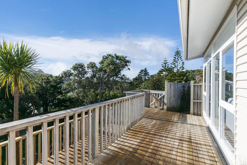 40 Black Rock Road, Newlands, Wellington - Carousel 2