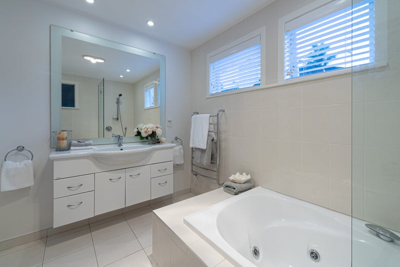 13 Ocean View Road, Milford, Auckland - Carousel 25