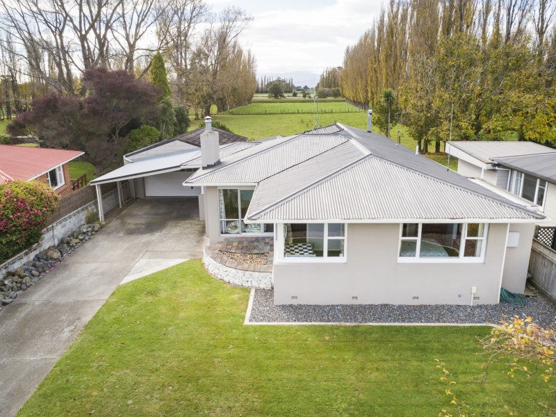 39 Ruamahanga Crescent, Terrace End, Palmerston North - Carousel 2