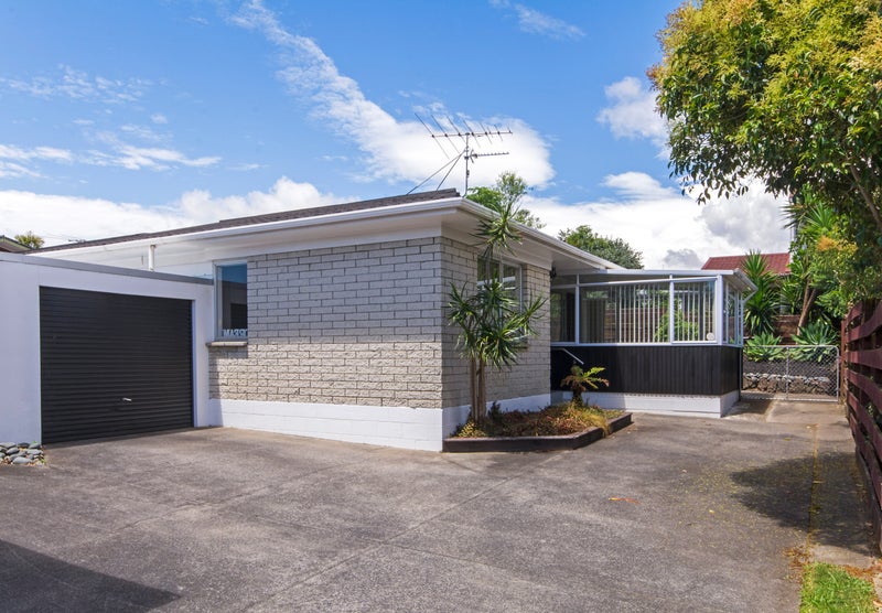 2/5 Ballater Place, Highland Park, Auckland - Carousel 1
