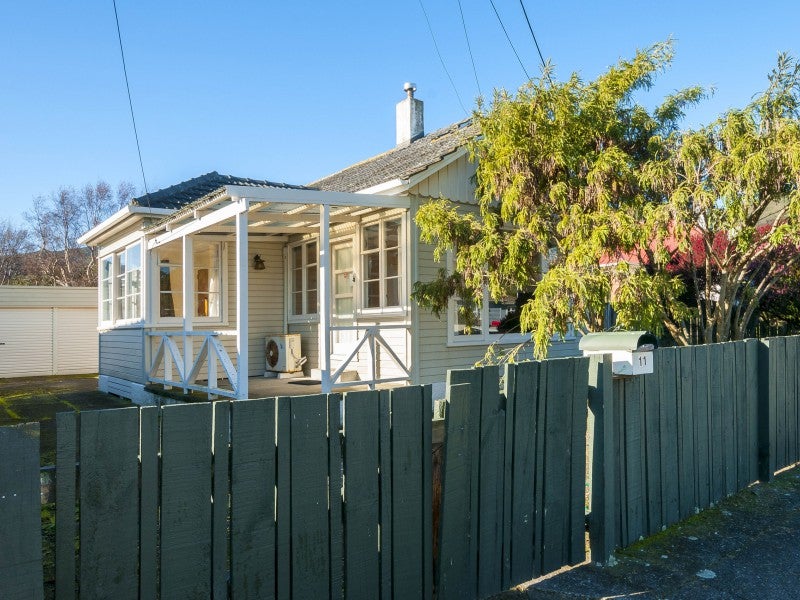 11 Benge Crescent, Naenae, Lower Hutt - Carousel 1