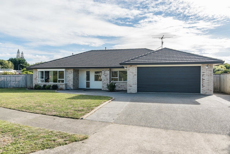 8 Ashleigh Way, Waikanae Beach, Waikanae - Carousel 1