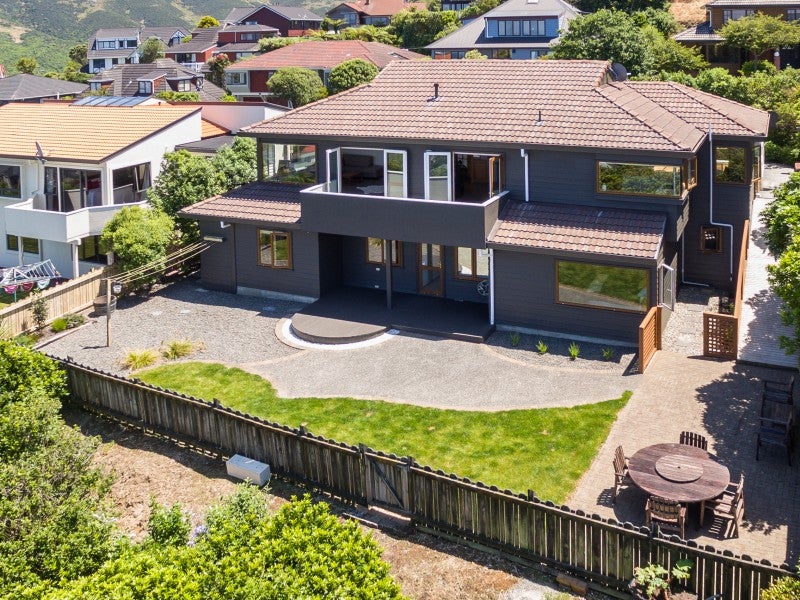 10 Ramphal Terrace, Khandallah, Wellington - Carousel 1