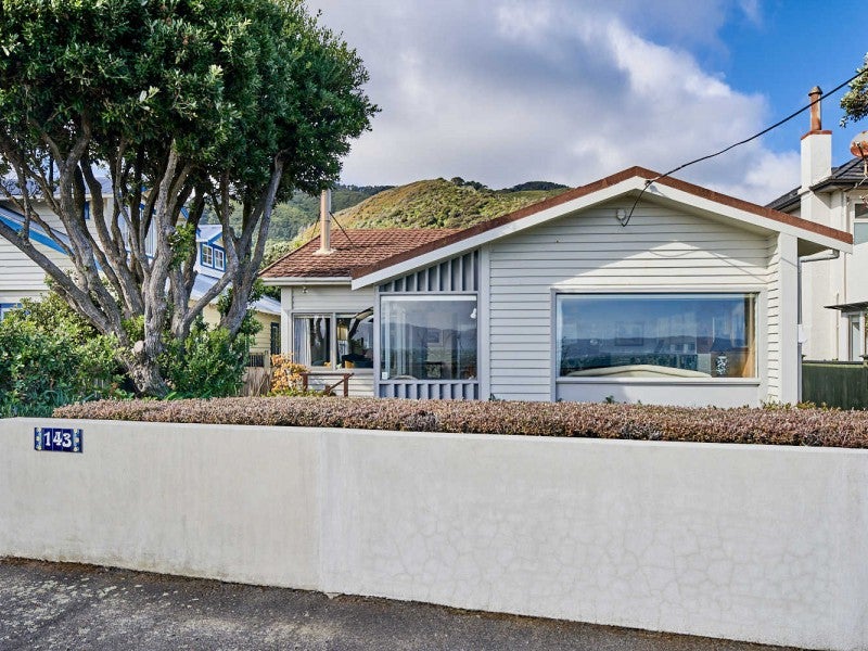 143 Marine Parade, Eastbourne, Lower Hutt - Carousel 2
