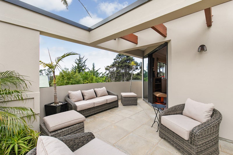 67 Staincross Street, Green Bay, Auckland - Carousel 21