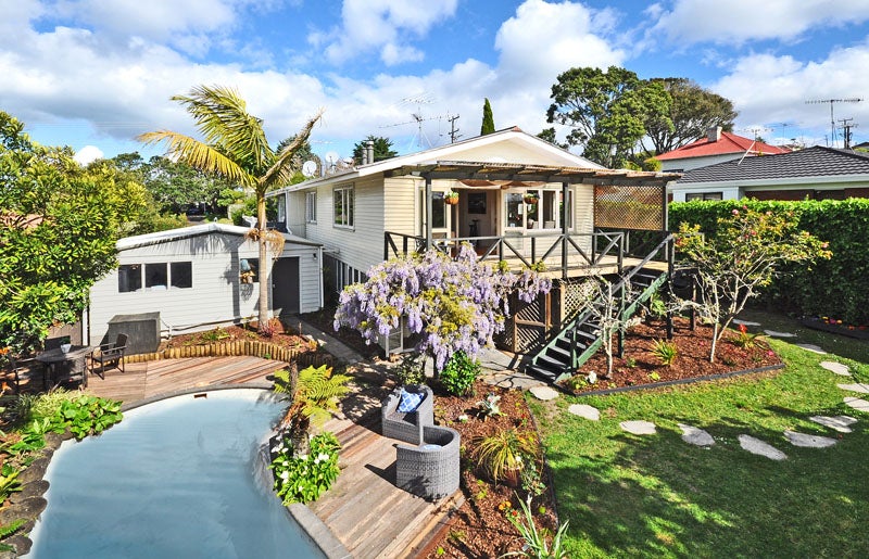 2/51 Ocean View Road, Hillcrest, Auckland - Carousel 1