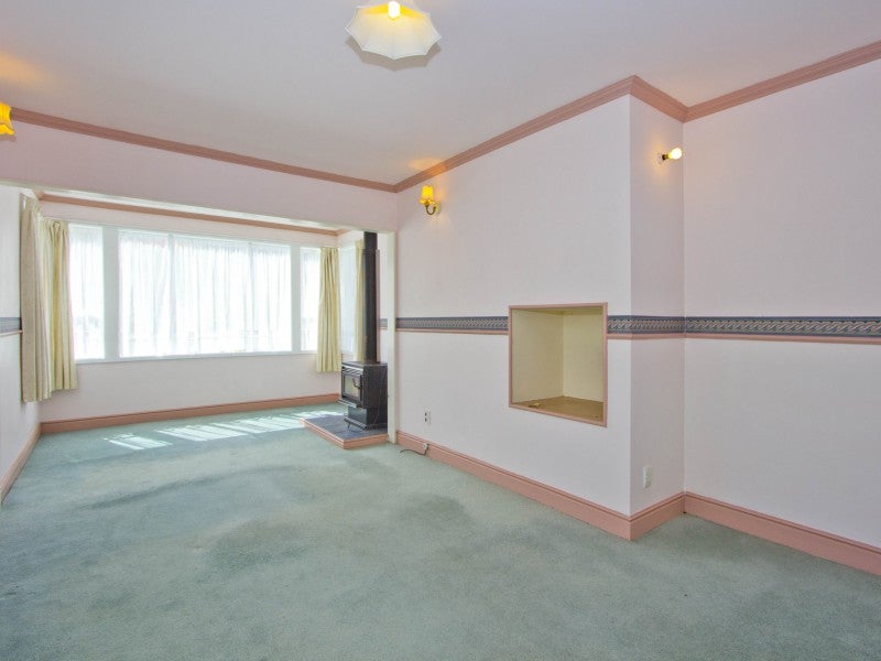 147 Waddington Drive, Naenae, Lower Hutt - Carousel 2