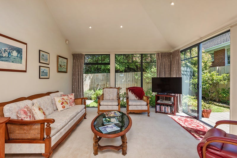 8 Samuel Parnell Road, Karori, Wellington - Carousel 2