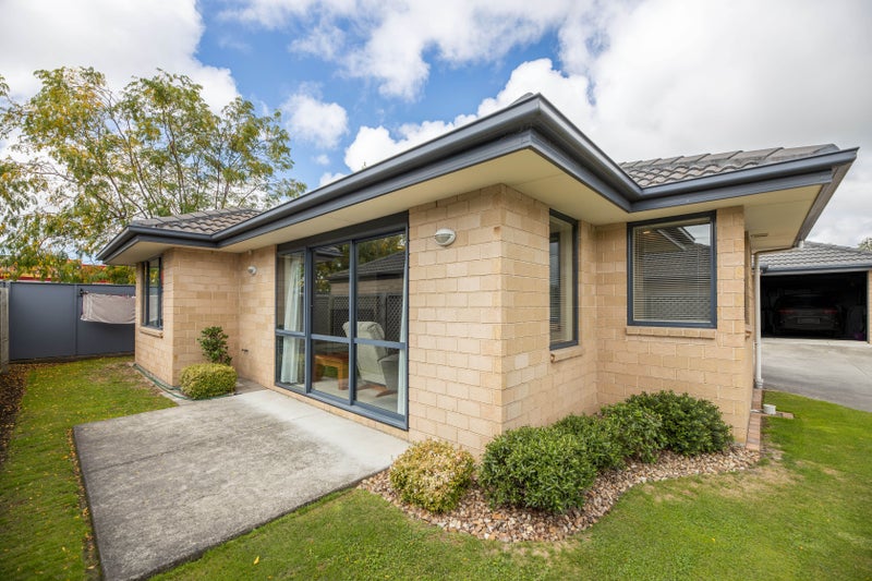 2/15 Johns Road, Belfast, Christchurch - Carousel 1