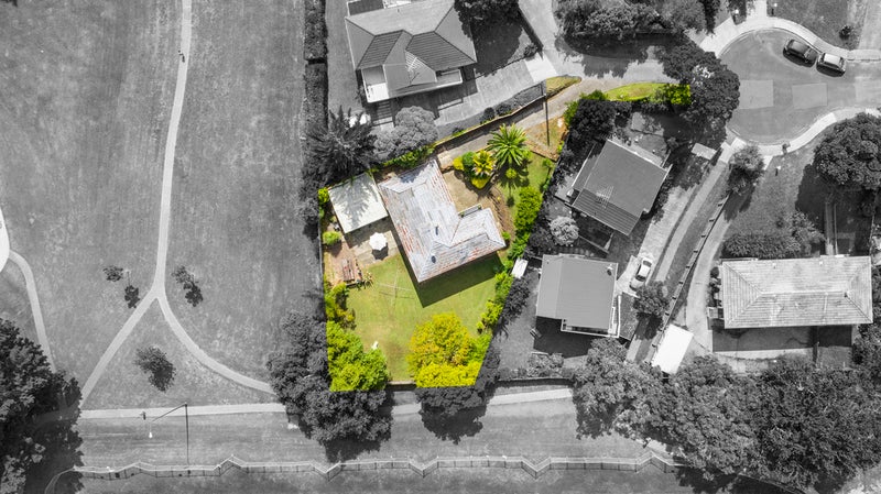 12 Heather Place, Sunnynook, Auckland - Carousel 17