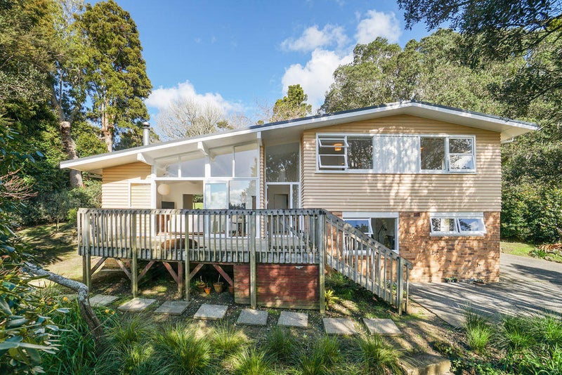 14 Daffodil Street, Titirangi, Auckland - Carousel 1