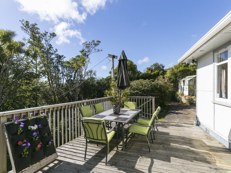 142 Helston Road, Paparangi, Wellington - Carousel 2