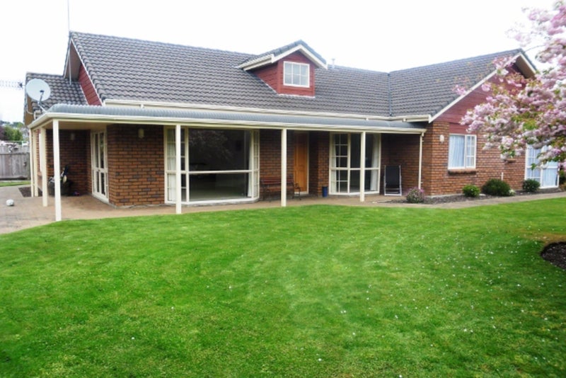 10 Holdsworth Drive, Otamatea, Whanganui - Carousel 1