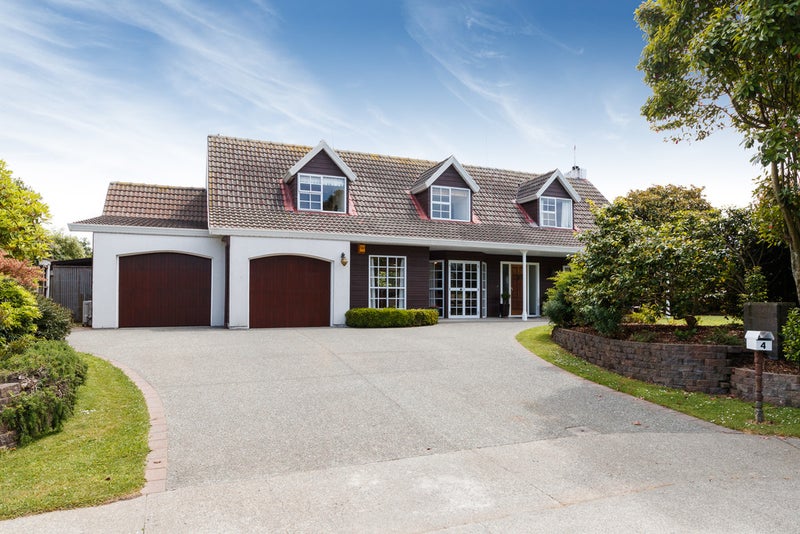 4 Huata Place, West End, Palmerston North - Carousel 1
