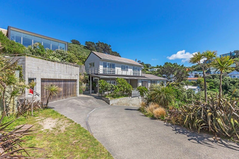 15A Hungerford Road, Lyall Bay, Wellington - Carousel 1