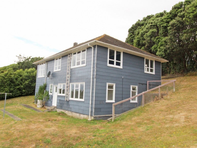38 Northumberland Street, Cannons Creek, Porirua - Carousel 1