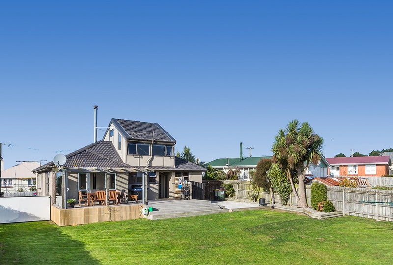20 Lock Street, Saint Clair, Dunedin - Carousel 1