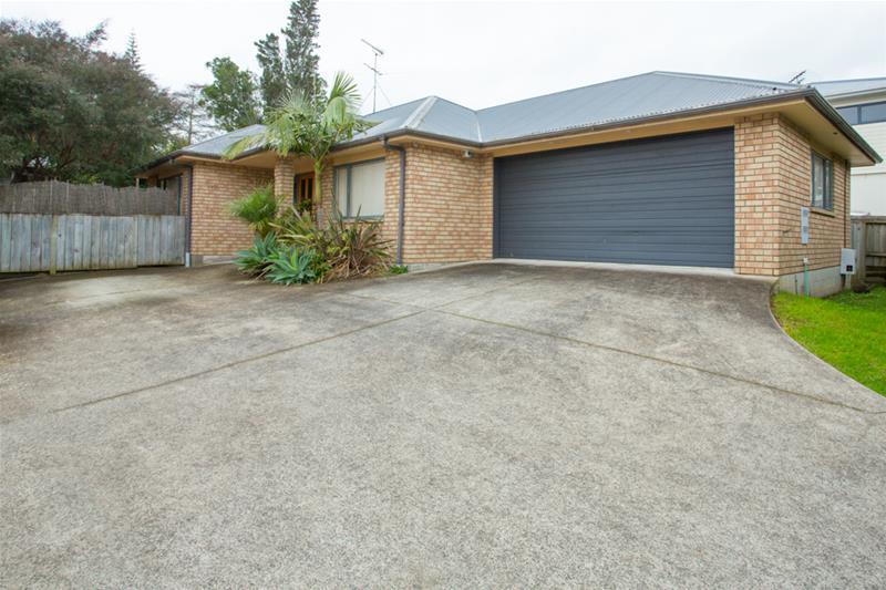 2/43 Union Road, Howick, Auckland - Carousel 1