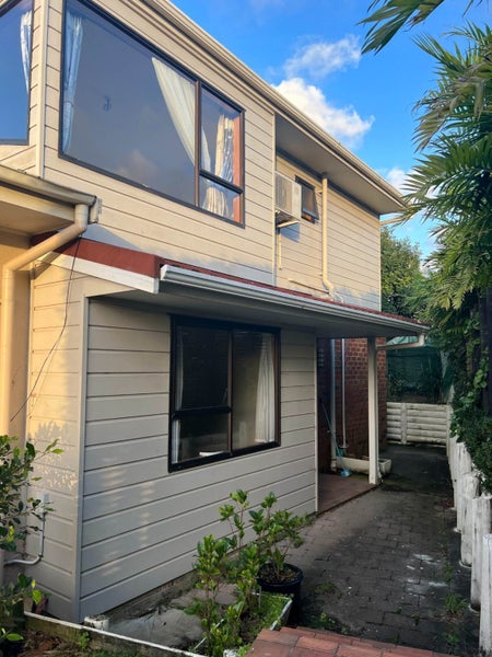 2/20 Hopkins Crescent, Kohimarama, Auckland - Carousel 17