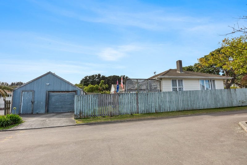 126 Corinna Street, Waitangirua, Porirua - Carousel 2