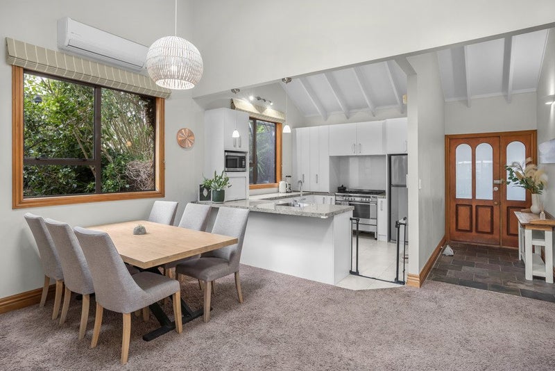 7 Kekeno Grove, Tirohanga, Lower Hutt - Carousel 1