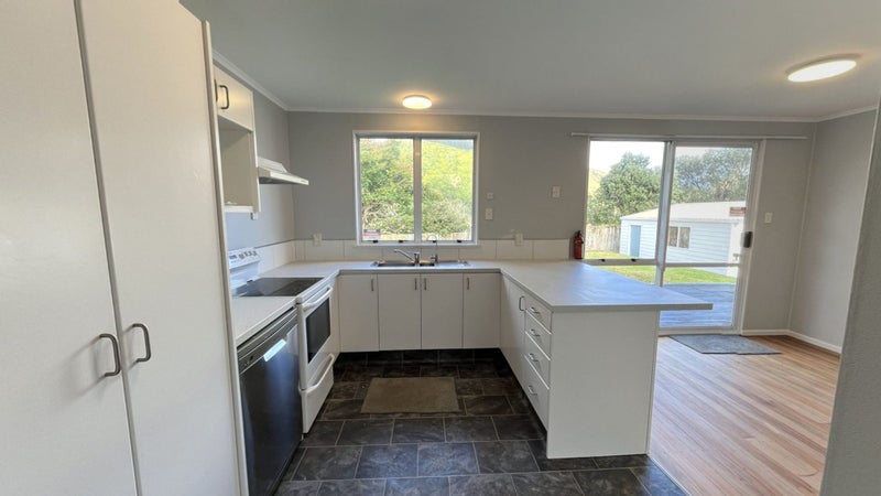 11 Sydney Crescent, Raumati South, Paraparaumu - Carousel 2