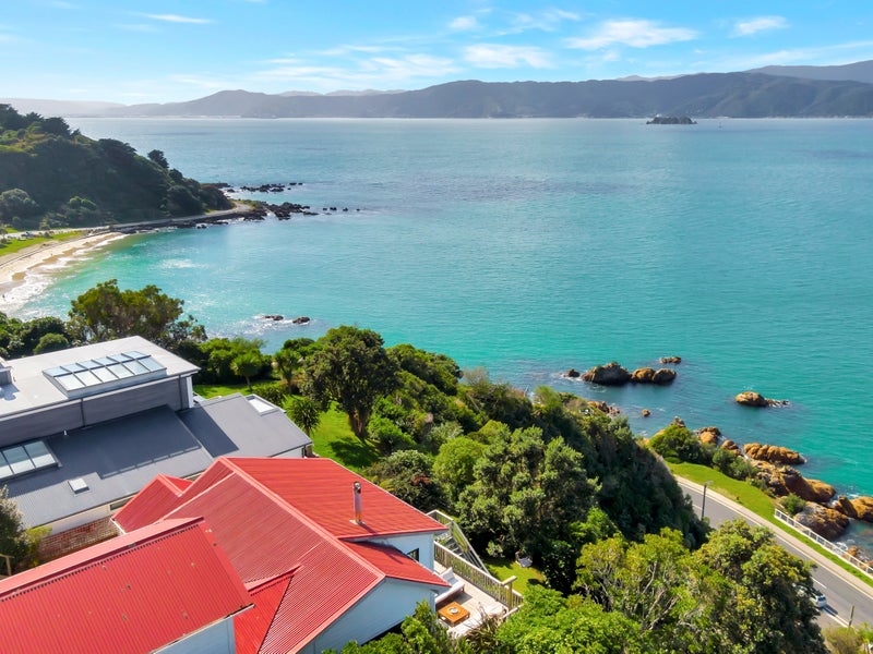 12 Nakora Road, Karaka Bays, Wellington - Carousel 2