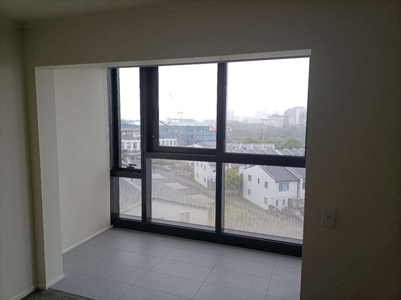 4N/16 Burton Street, Grafton, Auckland - Carousel 1