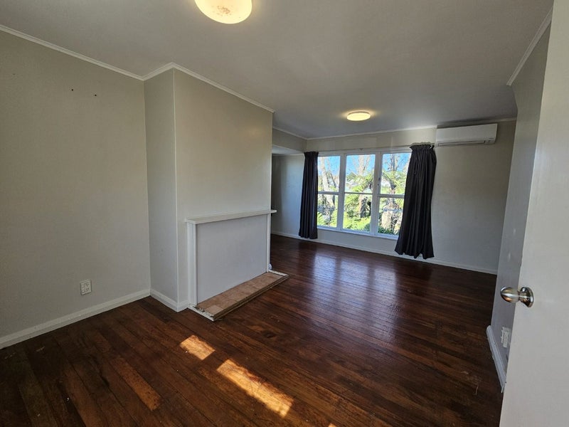 85 Banks Street, Marfell, New Plymouth - Carousel 2